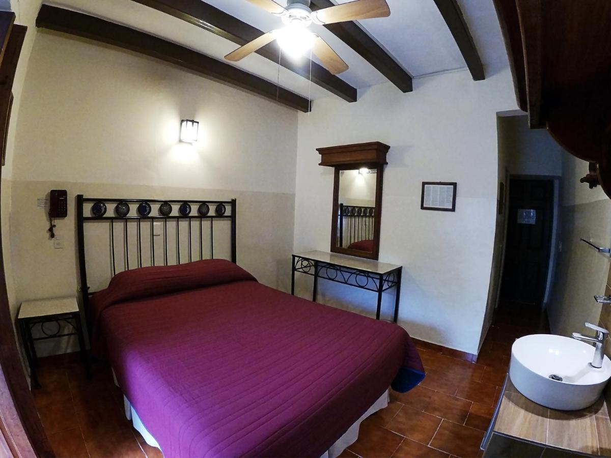 Hotel El Carmen, Морелія Екстер'єр фото