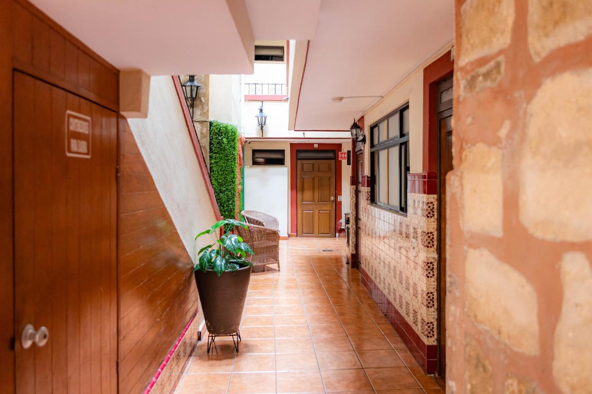 Hotel El Carmen, Морелія Екстер'єр фото
