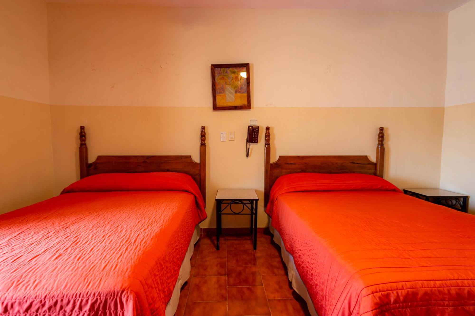 Hotel El Carmen, Морелія Екстер'єр фото