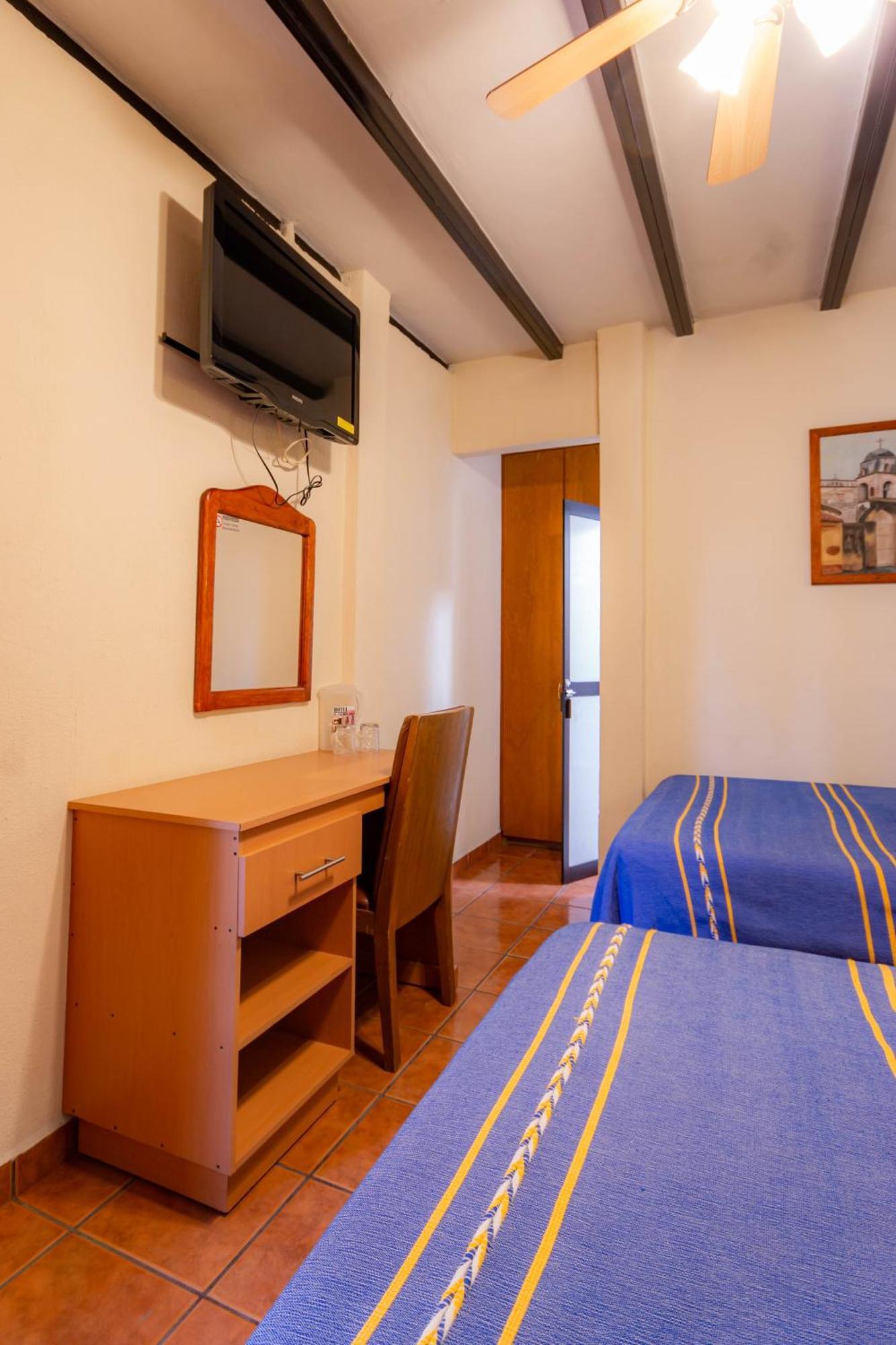 Hotel El Carmen, Морелія Екстер'єр фото
