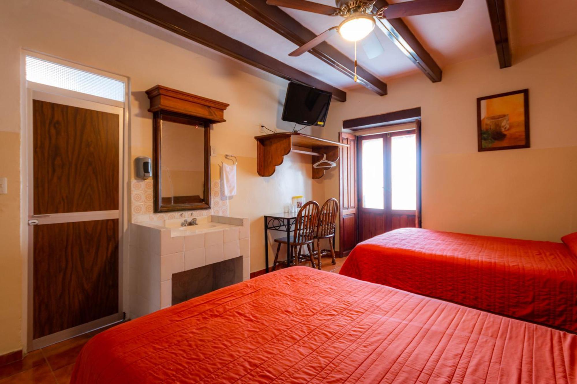 Hotel El Carmen, Морелія Екстер'єр фото